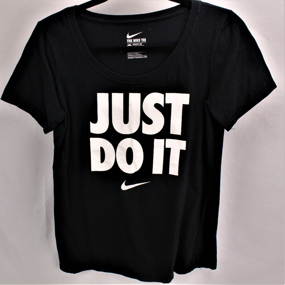 Nike Tops - *2/$30*Nike Women Top Size M